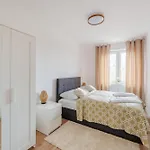 Artyleryjska, Apartments4u24pl 아파트